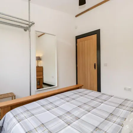 Down The Rabbit Hole 別荘